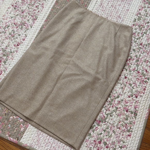Burberry Wool Pencil Skirt US 4 - Picture 14 of 16